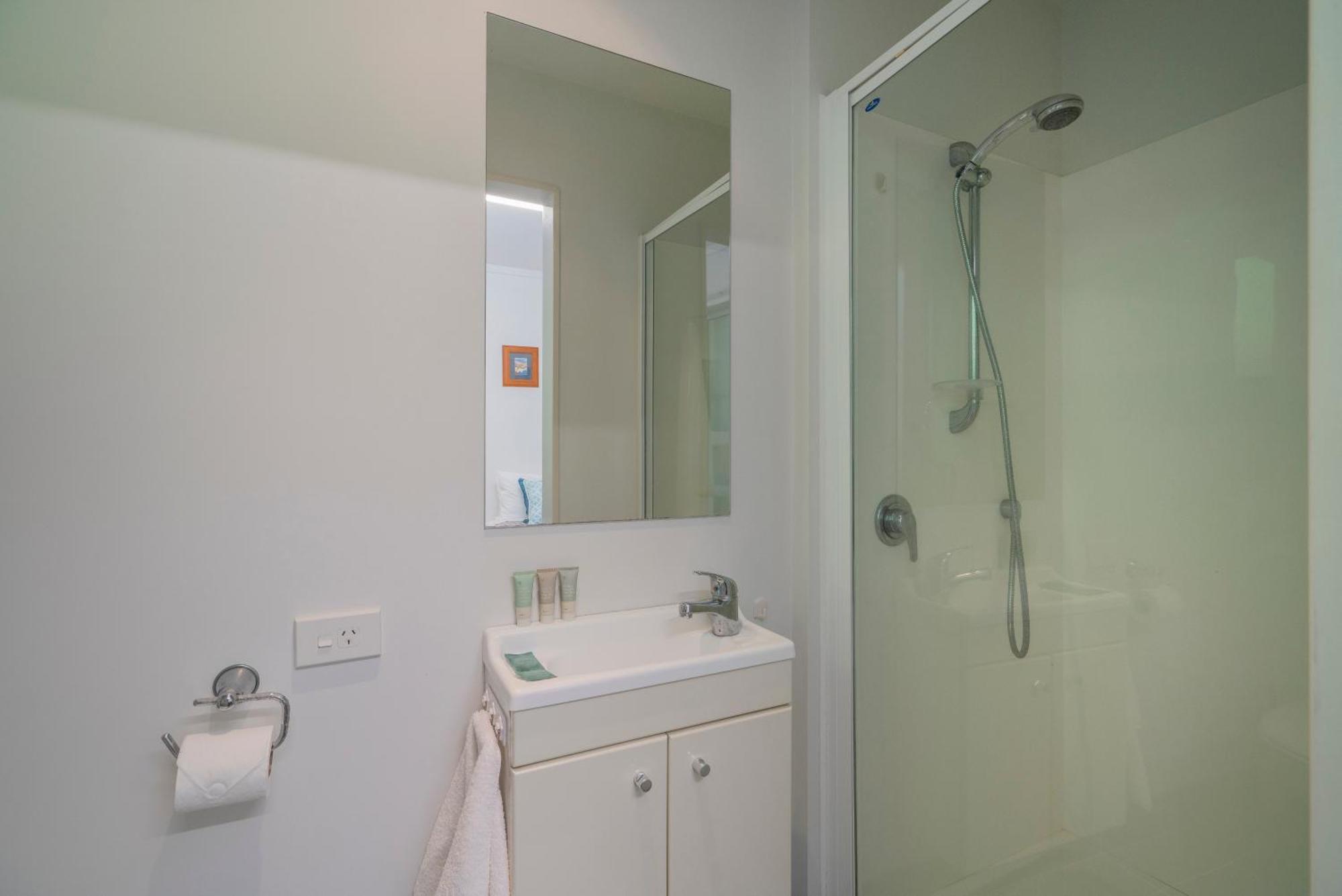 Ocean Serenity Apartments Whitianga Exterior foto